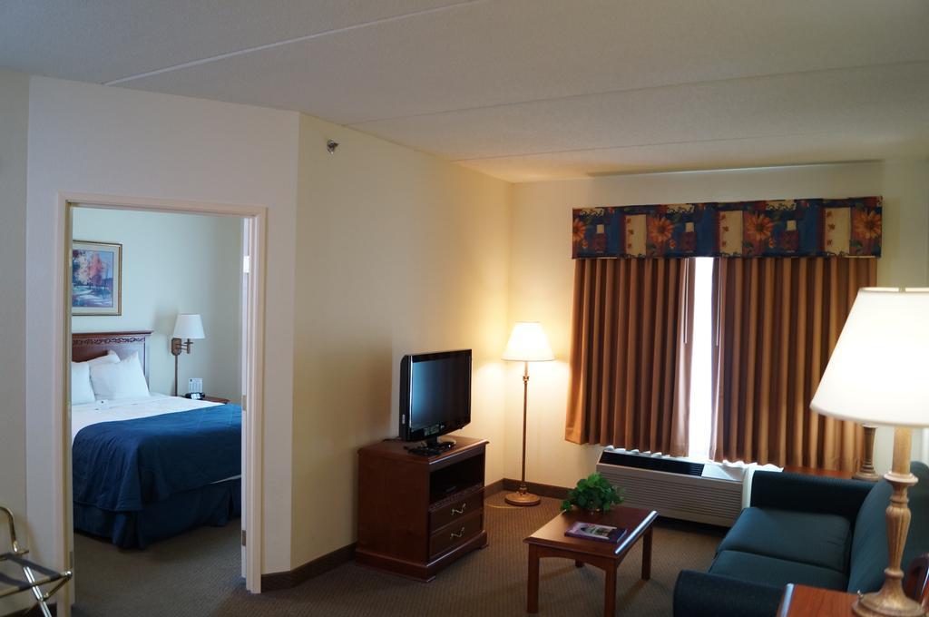 Clarion Suites At The Alliant Energy Center Madison Exteriér fotografie